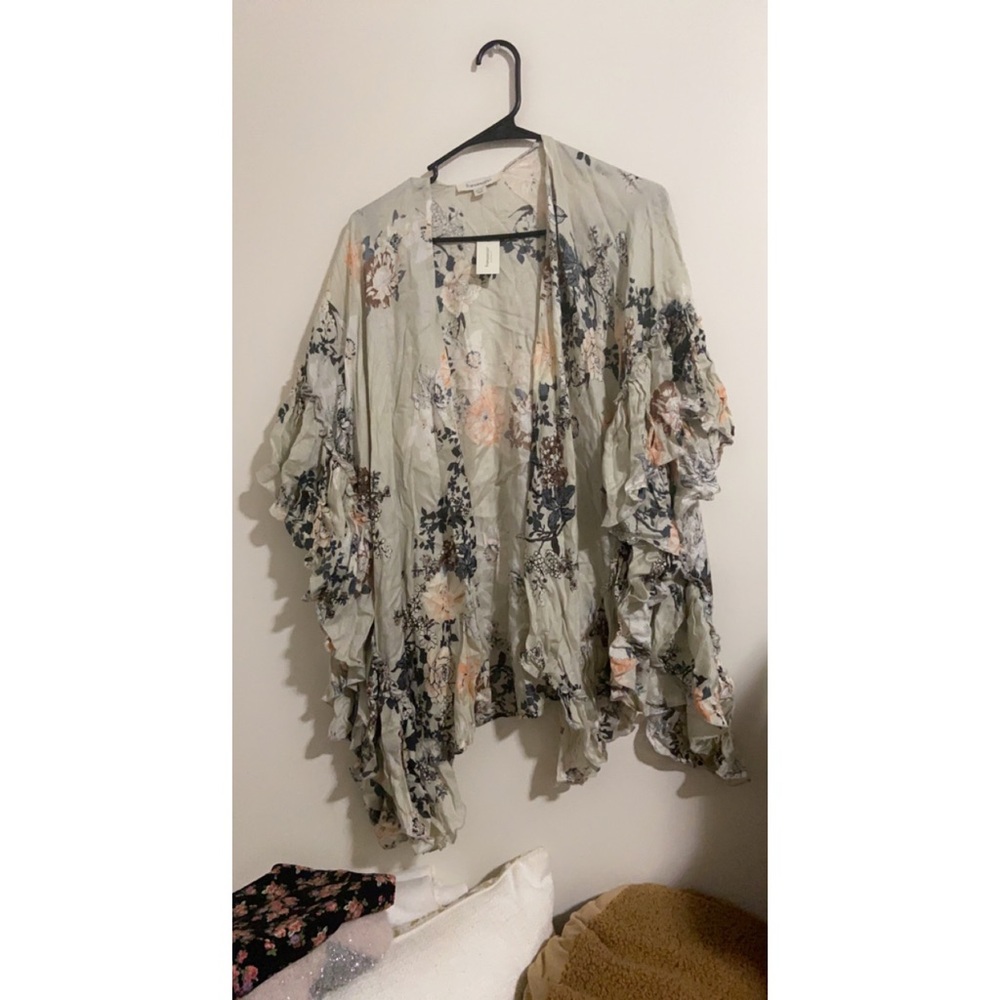 Francesca’s Floral Shawl